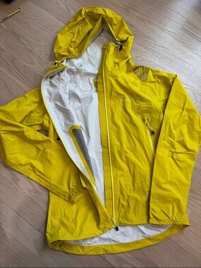 Marmot - Bright Yellow Waterproof Hooded Shell - Size SX - New